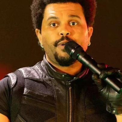 The Weeknd apresenta show apoteótico e conceitual com estrutura futurista