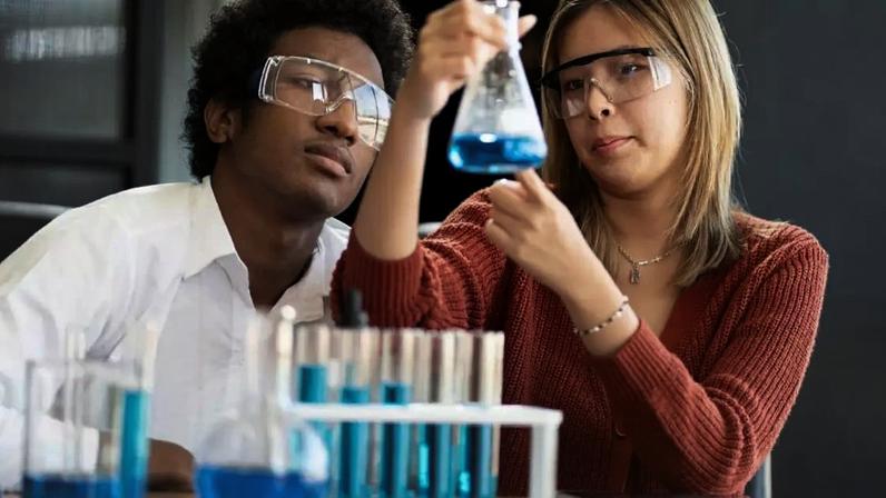 Olimpíadas científicas podem ampliar oportunidades educacionais e ajudar no desenvolvimento dos estudantes