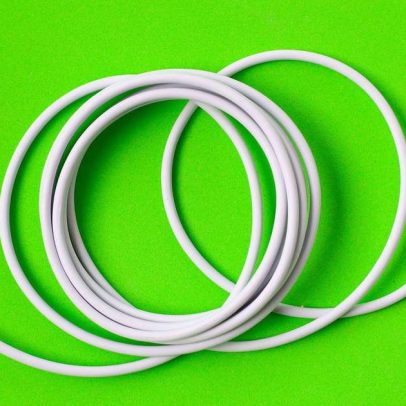 Como cuidar dos cabos de celular de forma correta e segura