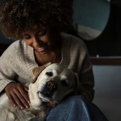 Como os cães escolhem quem é a sua pessoa favorita em casa