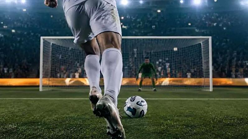 Creatina, whey protein, cafeína e isotônicos fazem parte da estratégia nutricional de muitos jogadores de futebo