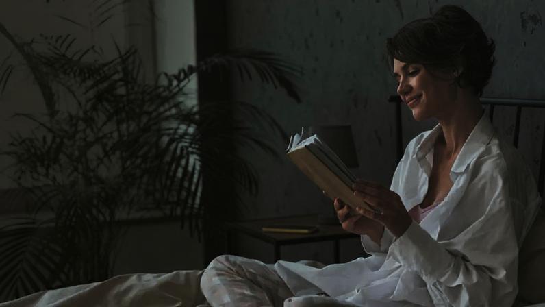 Na correria da rotina, os livros oferecem um refúgio para descansar a mente, refletir e se divertir