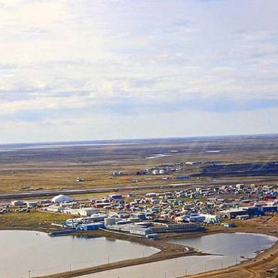 Utqiaġvik, cidade mais ao norte dos EUA, registra -67 °C e fica sem estradas