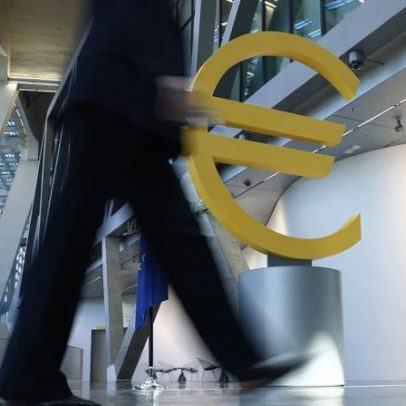 Intesa e ABN AMRO apoiam stablecoins para reduzir domínio do dólar
