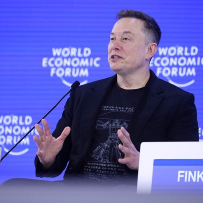 Musk usa capacidade financeira da SpaceX para reduzir juros pela metade