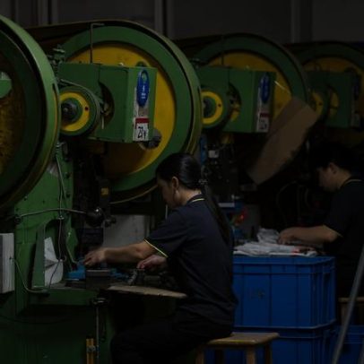 Consumidores chineses voltam a comprar artigos de luxo com recuperação do mercado