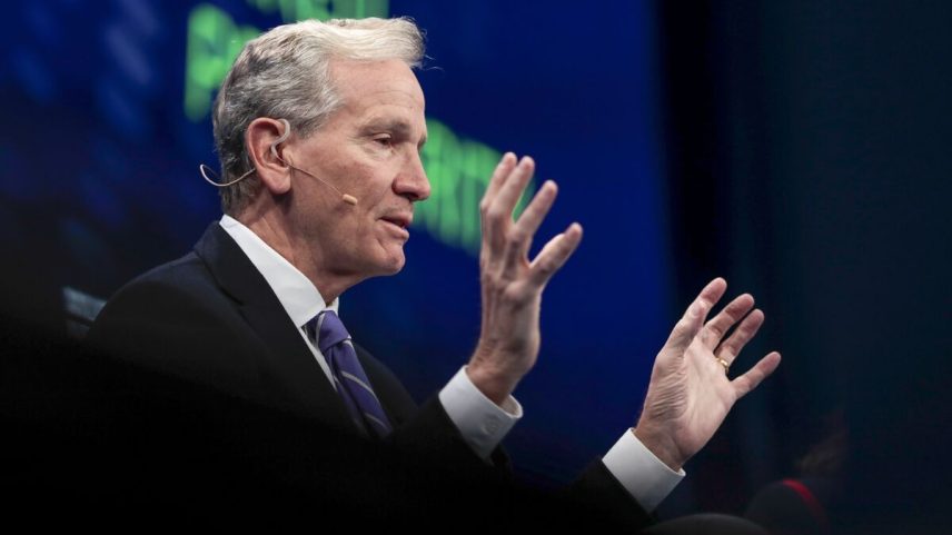 Guggenheim’s Schwartz Warns Power Crunch Imperils US in AI Race
