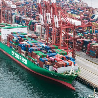 Crescimento das exportações chinesas se recupera, guerra não freia o comércio