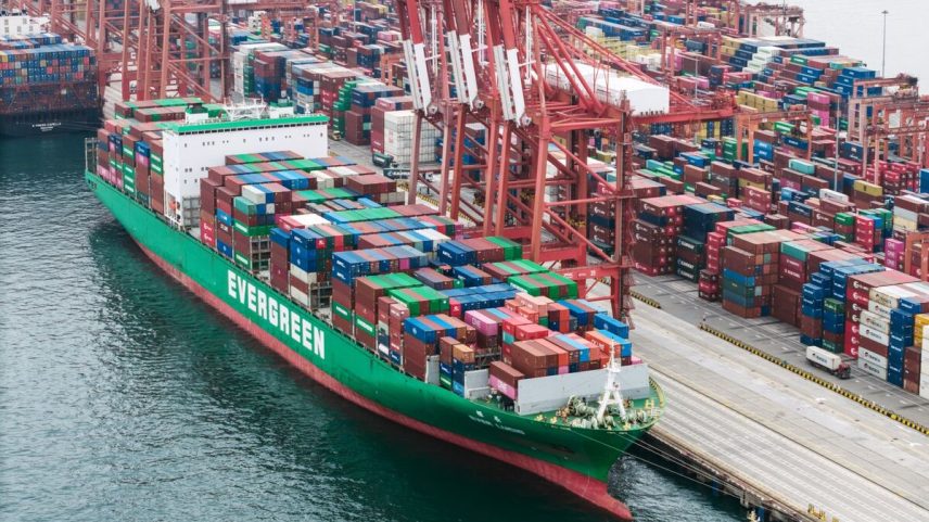 Crescimento das exportações chinesas se recupera, guerra não freia o comércio