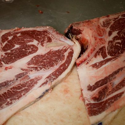 Trump adia redução de tarifas sobre carne bovina, diz WSJ