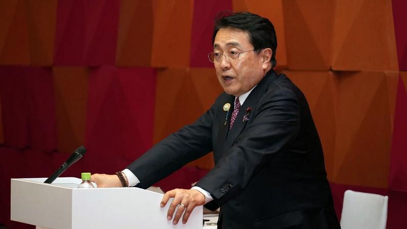 Ryosei Akazawa at a news conference in Suzhou on May 23.