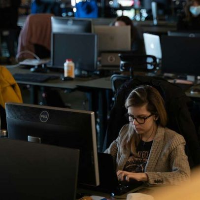 Produtividade dos EUA cresce 2% ao ano desde a pandemia com papel do home office