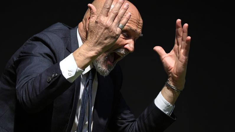 Crise dos bianconeri poderá impactar diretamente Damien Comolli, CEO do clube