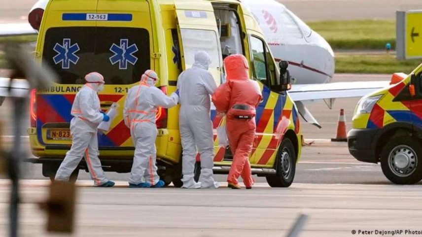 Passageiros sob suspeita de infecção pelo hantavírus já foram retirados individualmente do cruzeiro