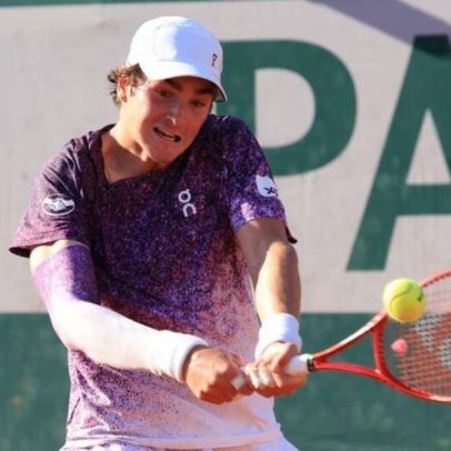 Fonseca vence de virada e avança em Roland-Garros