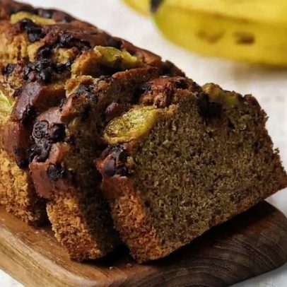 Bolo de banana com 3 ingredientes sem forno, sem açúcar e sem farinha