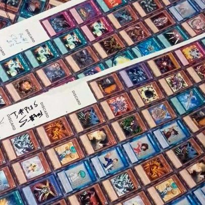 Folhas não cortadas de cartas de Yu-Gi-Oh! vão à venda sob suspeita de roubo