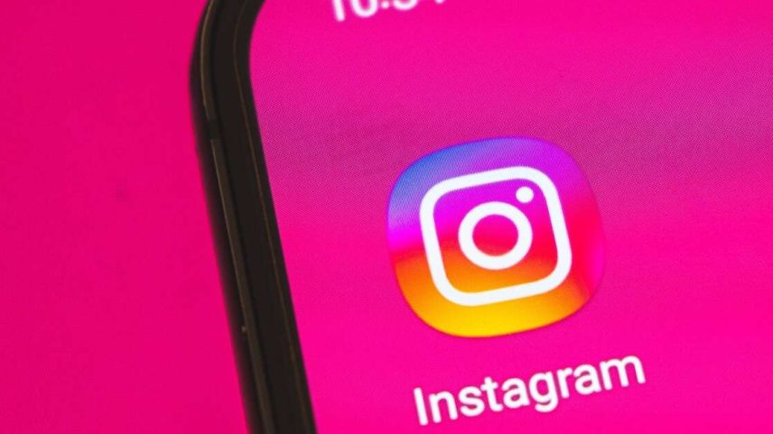 Ícone no app Instagram na tela do telefone.