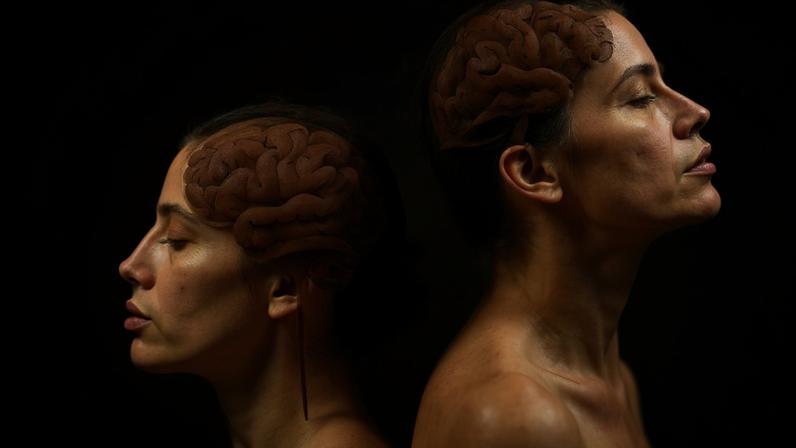 Quer mais foco? Descubra o que comer desde o jejum até o jantar para ter um cérebro produtivo, evitar o cansaço mental e turbinar a sua memória