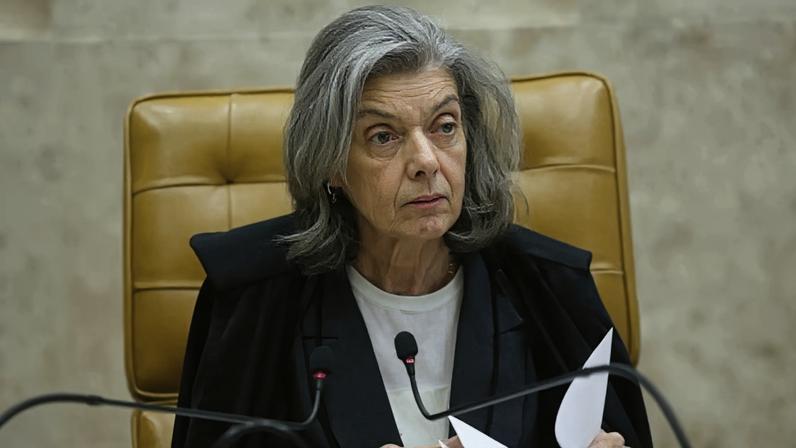Cármen Lúcia é relatora do processo no STF que questiona trechos de norma que flexibiliza a Lei da Ficha Limpa