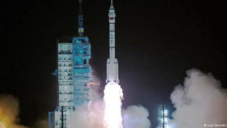 Missão Shenzhou-23 vai estudar os efeitos sobre o corpo humano de permanência prolongada no espaço