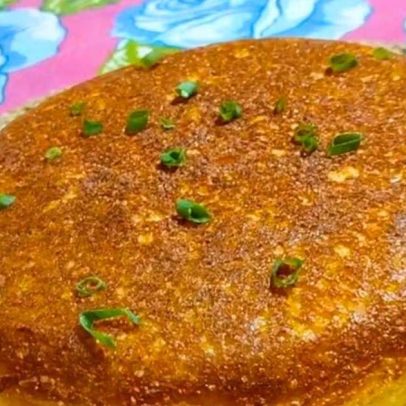 Torta de frango com massa de flocão sem forno: veja como fazer
