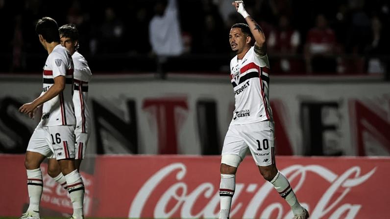 Luciano celebra gol diante do Millonarios, no Morumbis –