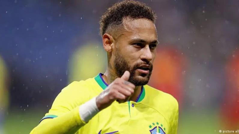 Neymar é o maior artilheiro da história da seleção brasileira e o segundo jogador com mais partidas pela equipe