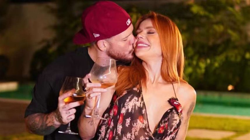 Ferrugem pede Thaís Vasconcellos em casamento com declaração