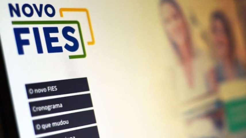 Desenrola Fies começa nesta quarta-feira com descontos de até 99% sobre dívidas de estudantes.