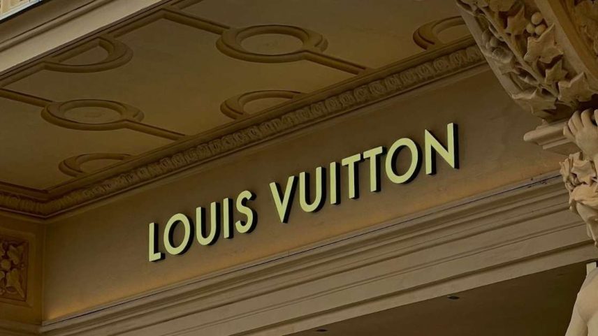 Disputa na Justiça: Louis Vuitton sofre derrota em processo contra marca de Portugal por propriedade intelectual envolvendo logomarca.
