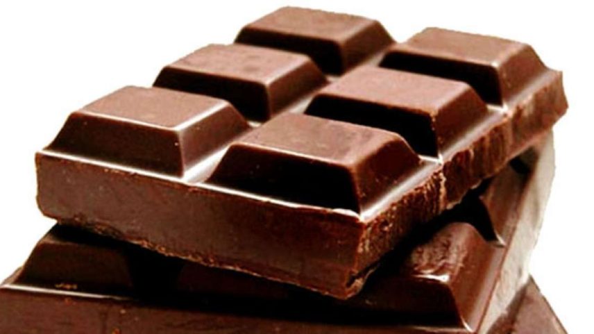 Chocolate amargo com mais cacau é destacado por especialistas como mais saudável