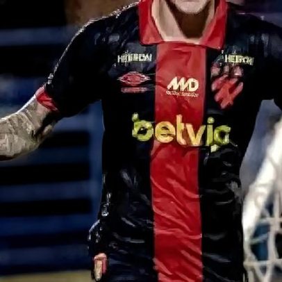 Sport vence Ceará, quebra invencibilidade do rival e encosta na liderança