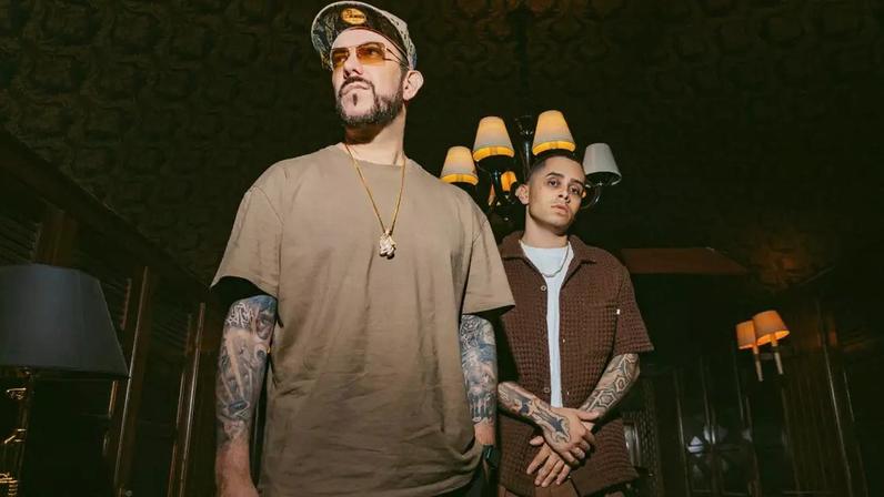 Duo Tropkillaz durante gravação para o álbum "Mano", que homenageia a obra de Erasmo Carlos