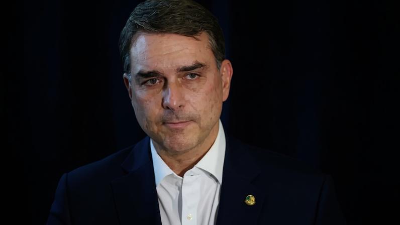 Os valores repassados por Vorcaro à Flávio Bolsonaro a produção do filme Dark Horse superam o orçamento total de “Ainda Estou Aqui” (R$ 45 milhões) e “O Agente Secreto” (R$ 28 milhões)