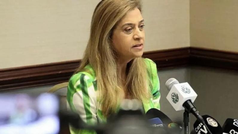 Presidente do Palmeiras move ação contra torcedor –