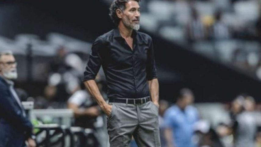 Eduardo Domínguez está pressionado no Atlético –