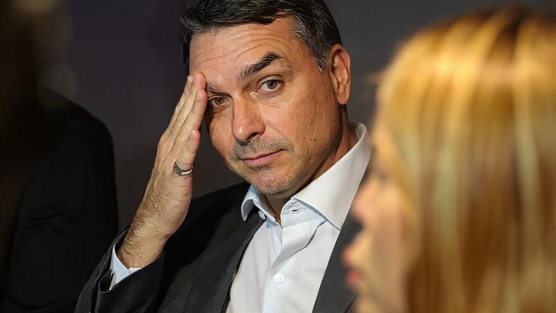 O candidato a presidência, senador Flávio Bolsonaro, defende redução da maioridade penal