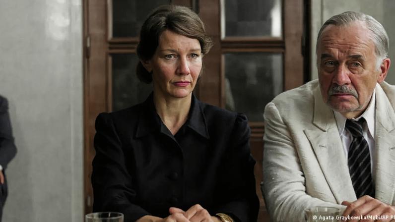 No filme, Erika Mann (Sandra Hüller) acompanha o pai, Thomas Mann (interpretado por Hanns Zischler), numa viagem pela Alemanha em 1949