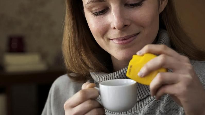 Em um cenário em que produtos “zero açúcar” ganham espaço nas prateleiras, cresce o interesse em entender não apenas as calorias, mas também os efeitos desses ingredientes sobre inflamação, microbiota intestinal e risco de doenças crônicas – depositphotos.com / imagepointfr
