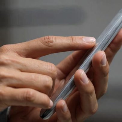 Uso intenso de celular pode causar tendinite e outras lesões