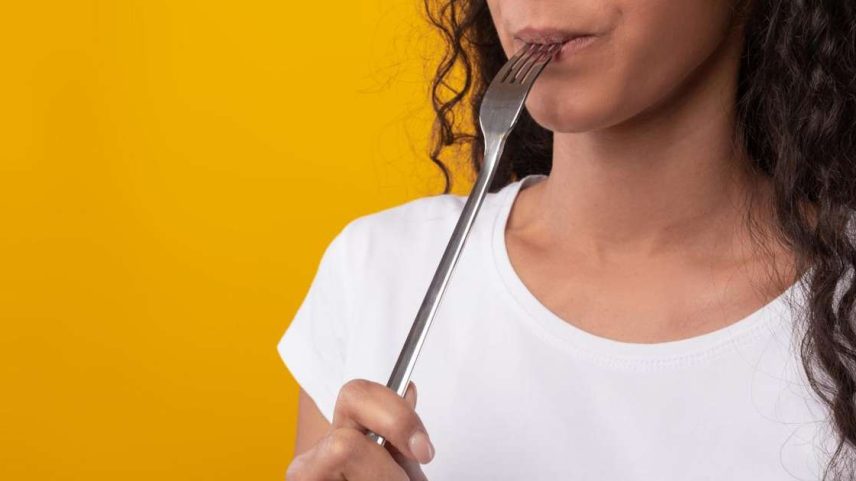 Síndrome de Pica é um transtorno alimentar que provoca vontade de ingerir objetos e substâncias não comestíveis
