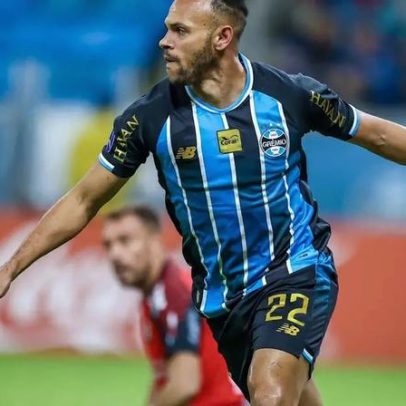 Grêmio bate Palestino e se aproxima da liderança do Grupo F