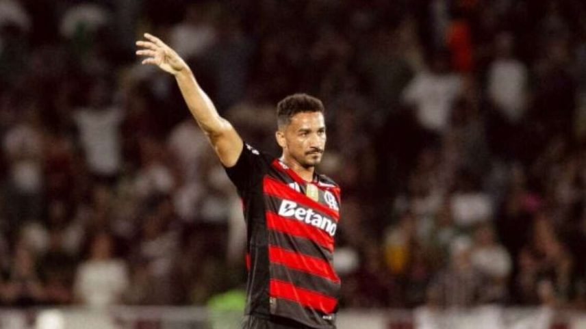 Danilo manda mensagem a torcedores do Flamengo nas redes sociais