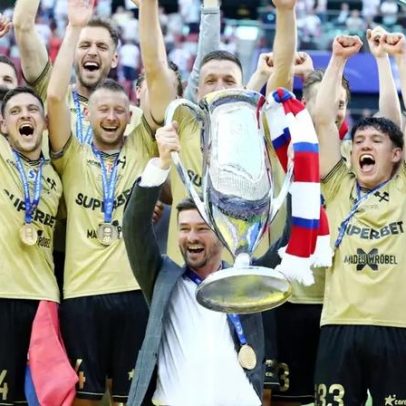 Górnik Zabrze vence Copa da Polônia após mais de 50 anos