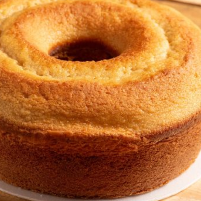 Receita de bolo simples e caseiro ideal para o café