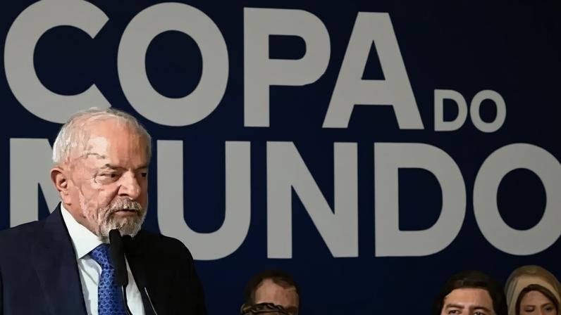 Lula durante reunião com o presidente da Fifa e técnico Ancelotti –