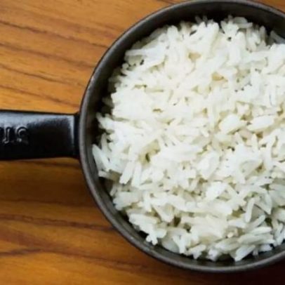 Chef espanhol revela truques para deixar o arroz branco mais saboroso