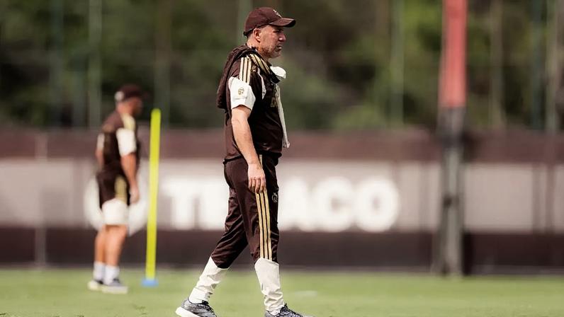 Diretor do Flamengo, José Boto, negocia amistosos –