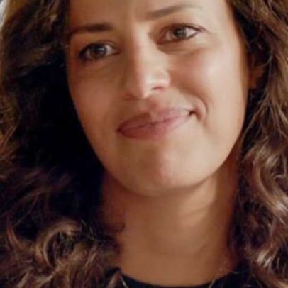 Athena Karkanis entra para o elenco da série Committed